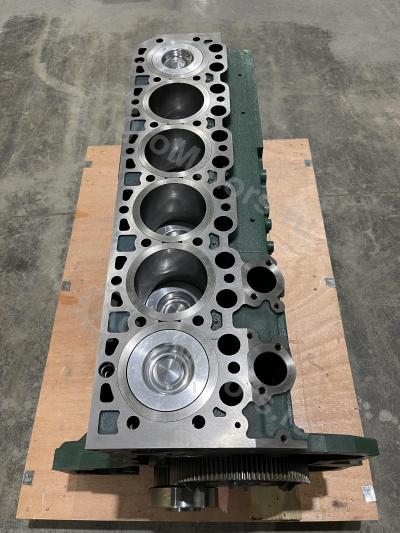 21294027 Блок двигателя Volvo Penta TAD734GE Вид 5 21294027 Блок двигателя Volvo Penta TAD734GE Вид 5